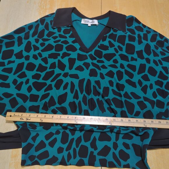 Diane Von Furstenberg Teal Black Animal Print Blouse V-Neck‎ Tie Waist L - Picture 8 of 15